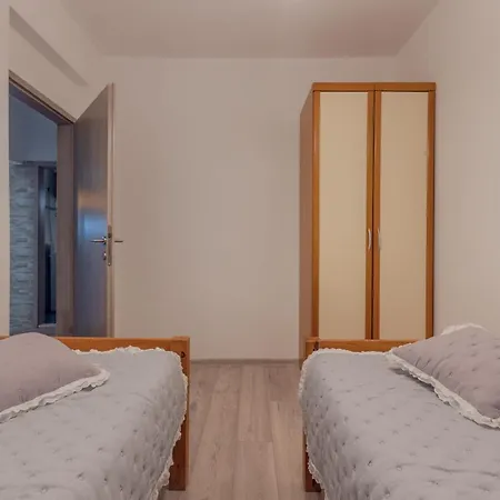 Holiday Home Insulam Mare