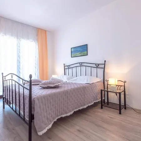 Holiday home Holiday Home Insulam Mare Trogir